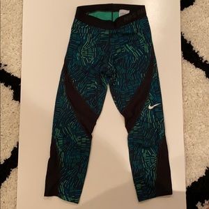 Nike Womens Capri Leggings